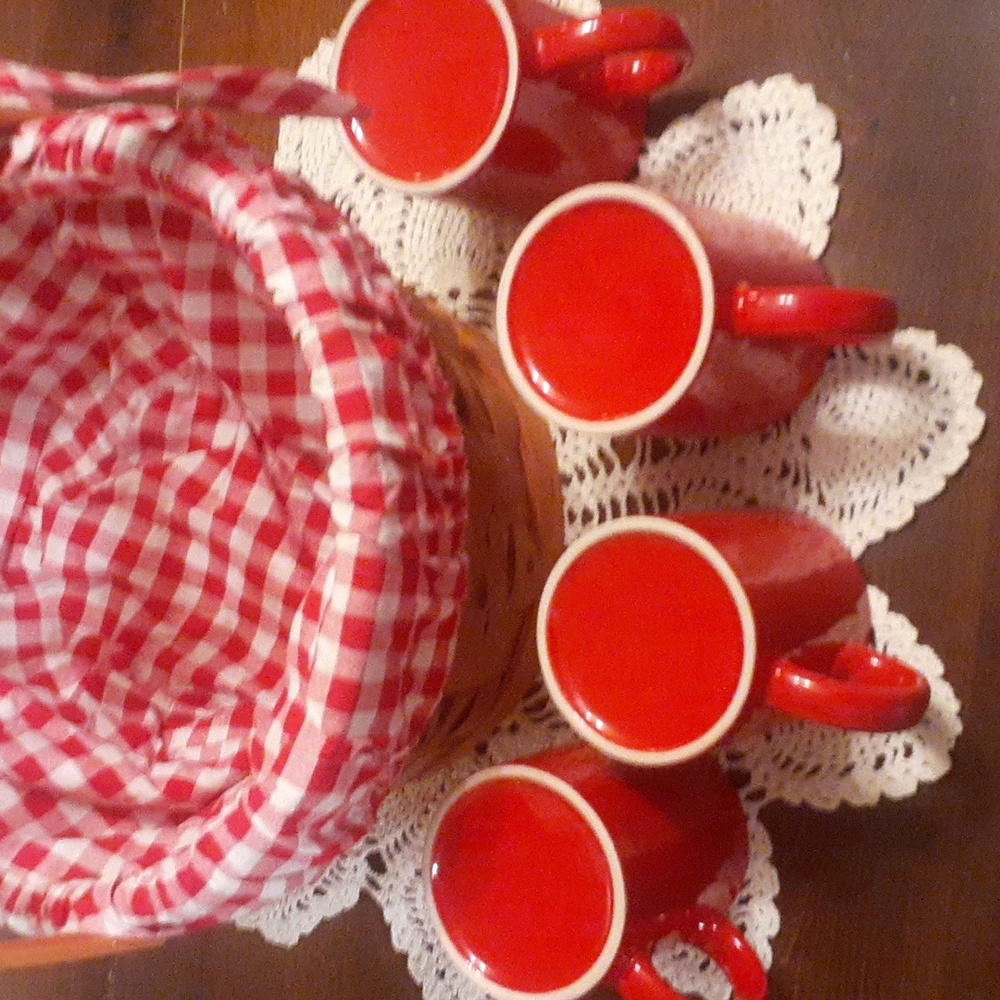 Red RidingHood Basket W/lined Gingham & 4 Red Mugs - Picture 5 of 7